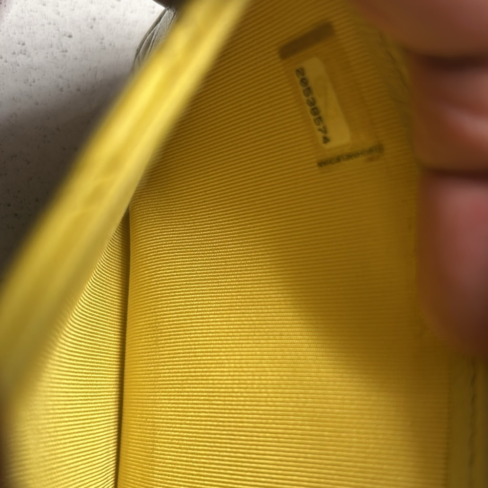 Chanel Matelasse Long Yellow wallet - Picture 7 of 10